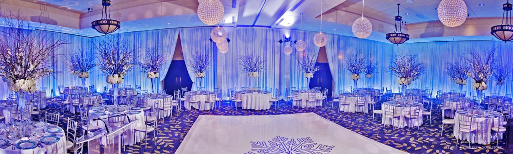 Montebello weddings, Chateau Montebello wedding photographers, Eva Hadhazy , Winter iceblue decor