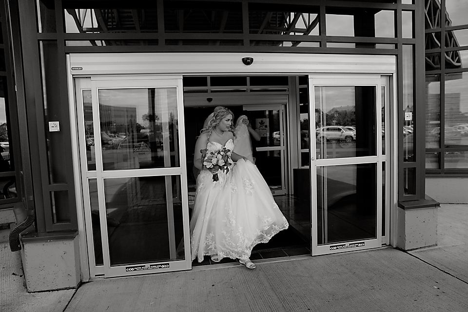 Same sex wedding photography Ottawa - Eva Hadhazy Photographer Ottawa Sidedoor restaurant weddings