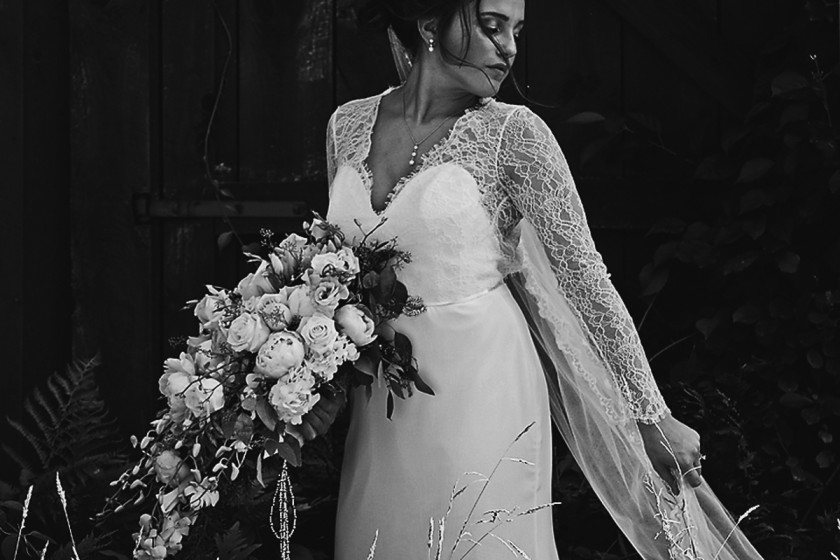 bridal portrait black and white, wedding photographer eva hadhazy