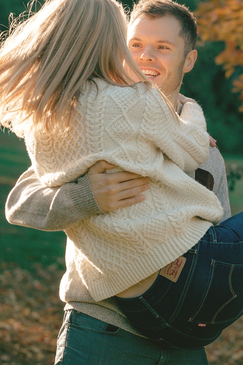 Country-engagement-session-in-the-golden-hour Eva Hadhazy Engagements
