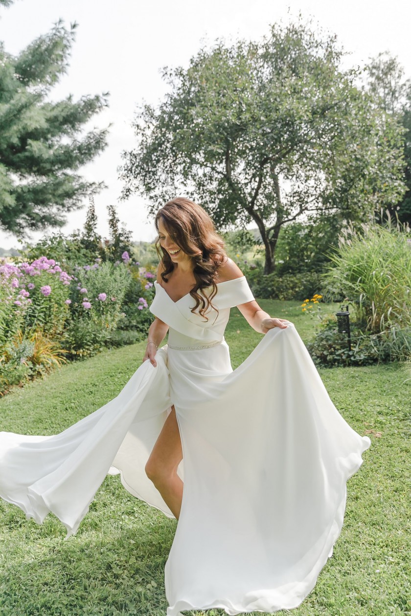 summer bride in nature editorial portrait of bride ottawa strathmere weddings
