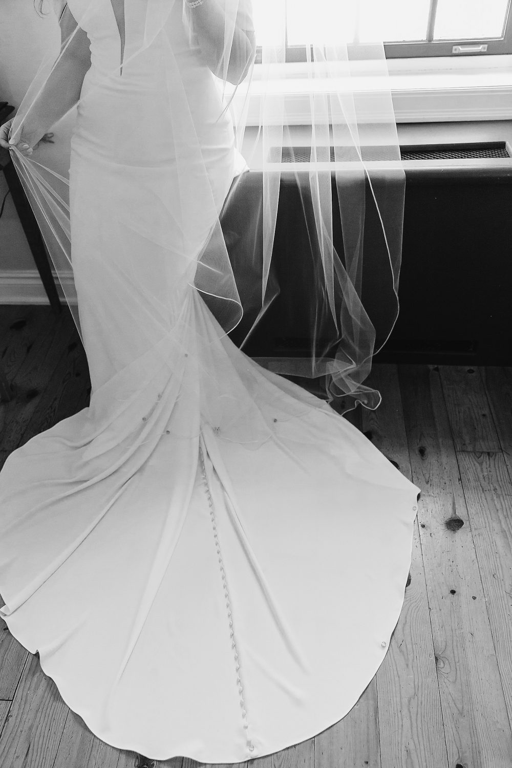 Kristine is getting ready at the hotel