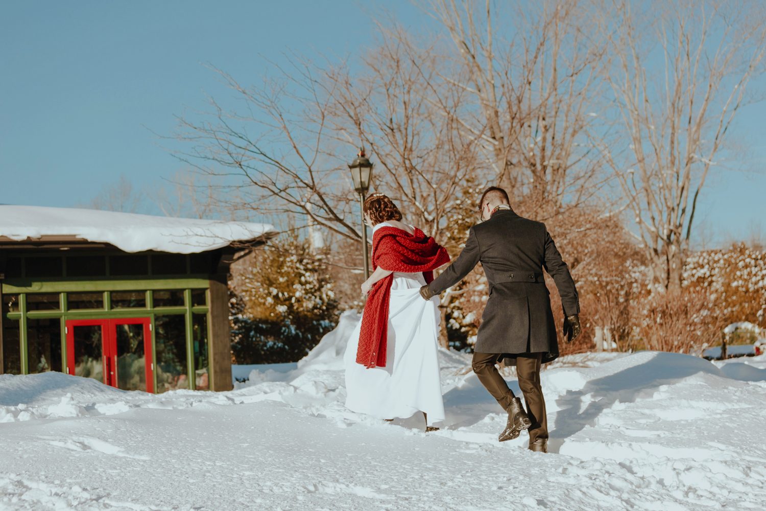 Eliane and Julien wintercouple's wedding photo at chateau Montebello