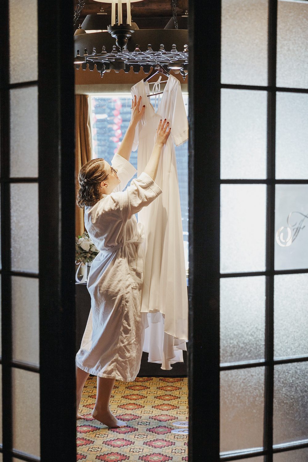 Getting ready photo of bride at chateau montebello